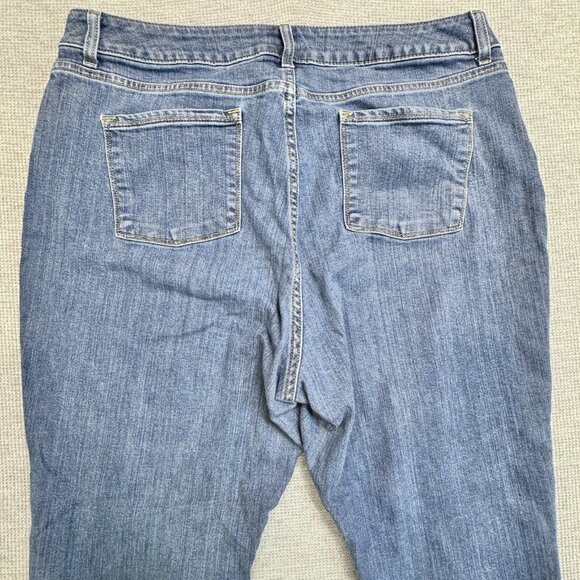 LL Bean Womens Size 18 Reg Blue Denim Classic Fit Jeans Straight Leg High Rise - Picture 4 of 13